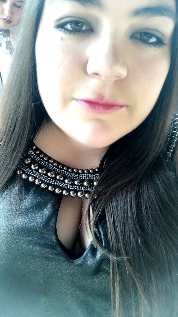 alyssaaaflip's tweet photo. I’m ready for @MoheganSun ✨#SeniorWeekDay2 https://t.co/5r6Jlc6NuV