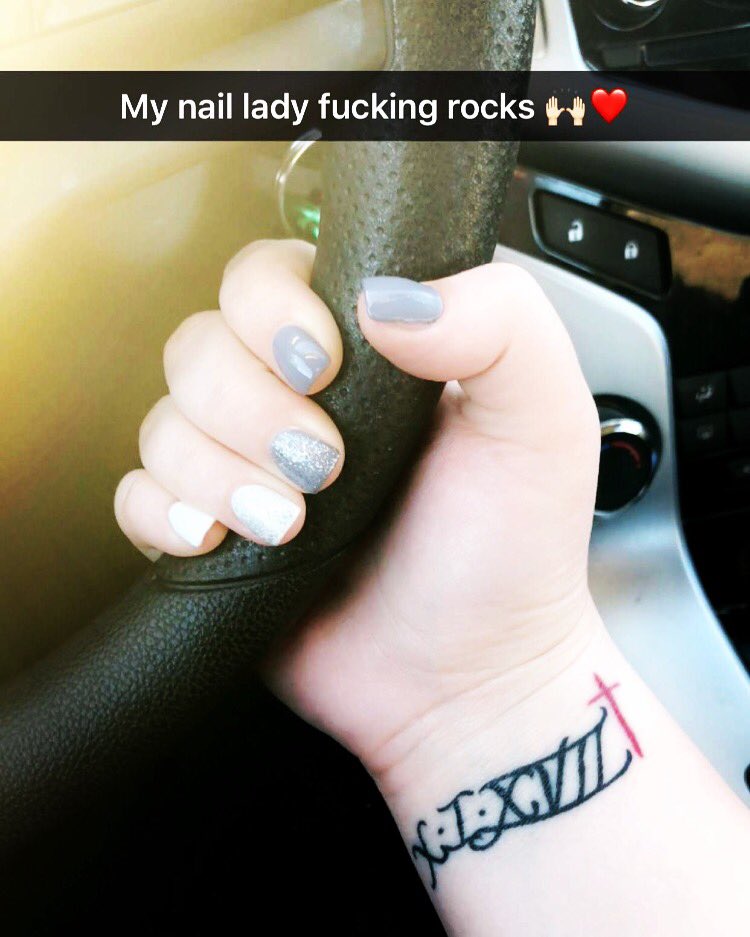 Corals_Nails_11's tweet photo. I love when my clients gush about their nails ❤️😍💅🏻 come in to get yours done!! Call the salon to book! 702.489.3411 

#Nails #NailTech #BC #Sparkle #White #Silver #Gray #Acrylic #GelPolish #VegasStrong #Love #BestClients #CoralsNailLove #ShortNails #SquareNails https://t.co/iQ1PqRvQKM