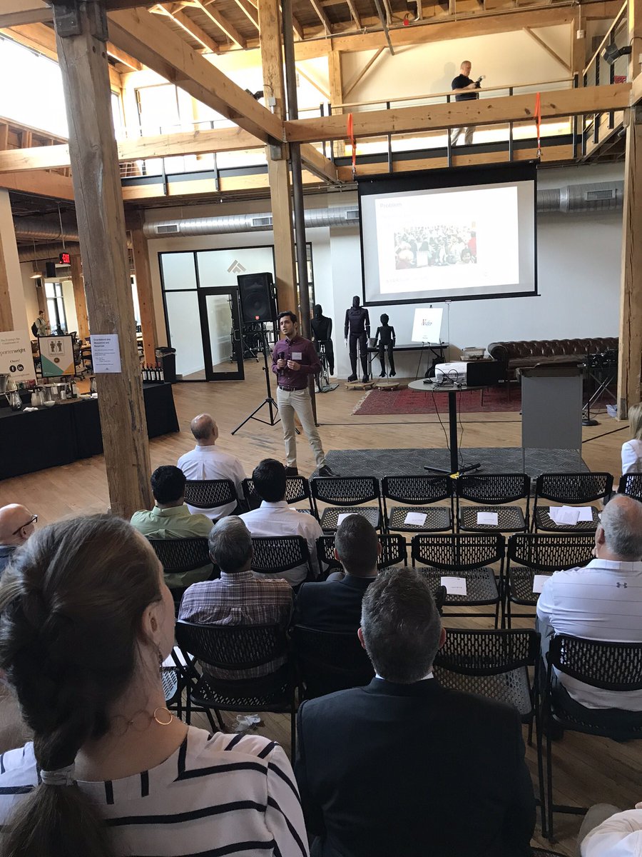 SavvyCxO's tweet photo. Startup Tech Showcase kicking off now featuring @OhioState_TCO tech @ColumbusIF #cmhstartupweek18 https://t.co/nOpV3qbHiA