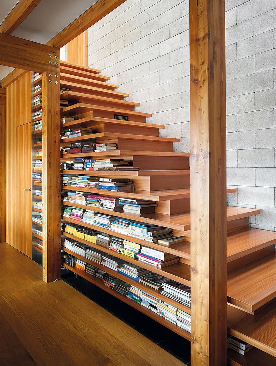 thelaceylondon's tweet photo. A bookworm will ALWAYS find room for more books...  

#amwriting #amreading https://t.co/3r6WNAqdmm