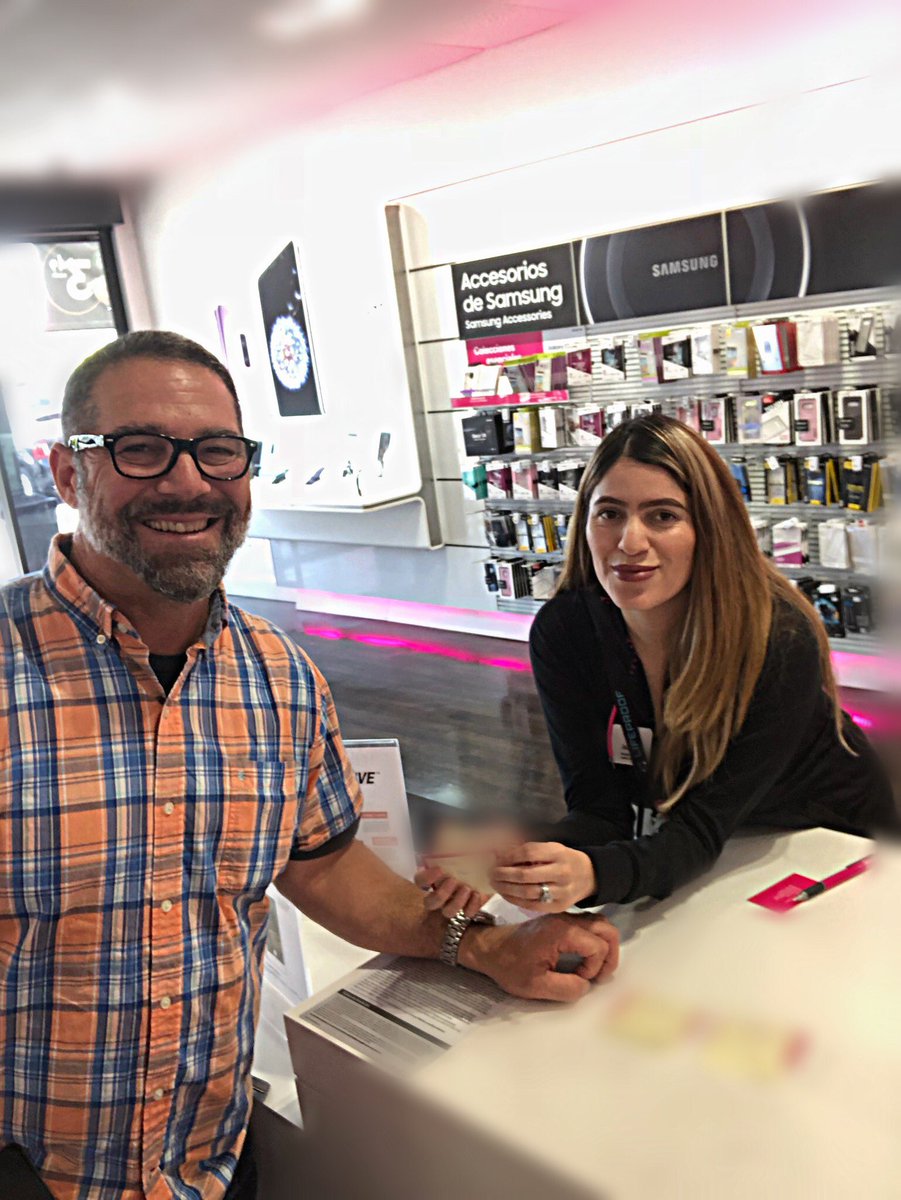 AlbertoHTmo's tweet photo. Jazmin helping our special guest Richard Abend switch and save with our new#MilitaryOne #ThankYouForYourService #AreYouWithUs. https://t.co/BgMWIT5I9d