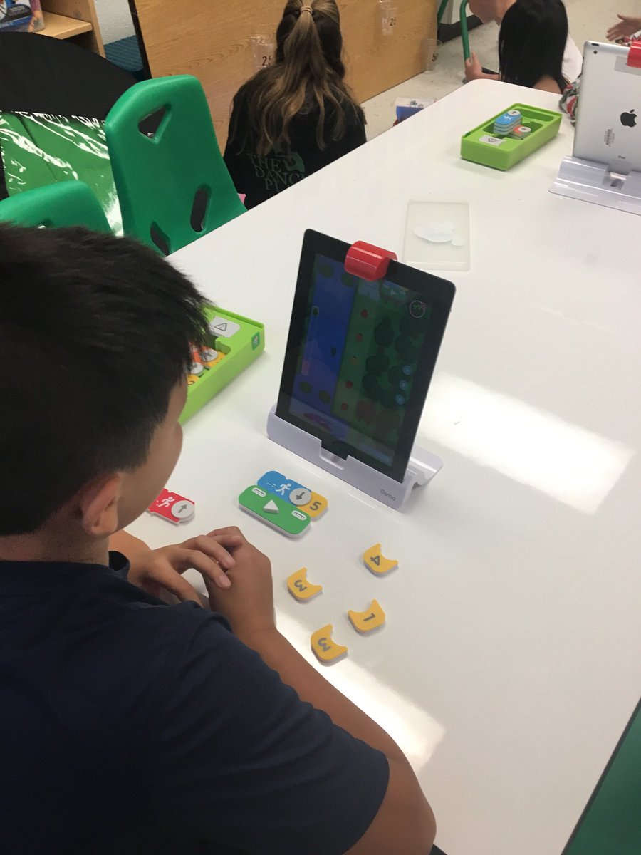 MrsLindseyGC's tweet image. Exploratorium today @ParkwayPOB with @mselenioPOB and her students! @PlayOsmo #CodingAwbie @3Doodler @WonderWorkshop #Dash @MAGFORMERSLLC @littleBits