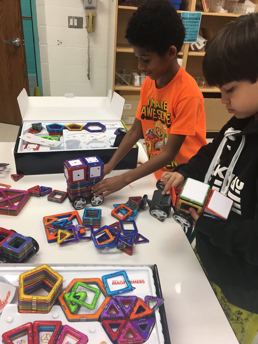 MrsLindseyGC's tweet image. Exploratorium today @ParkwayPOB with @mselenioPOB and her students! @PlayOsmo #CodingAwbie @3Doodler @WonderWorkshop #Dash @MAGFORMERSLLC @littleBits