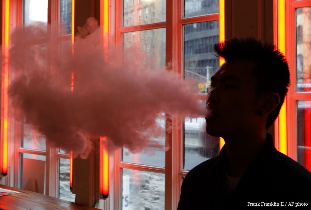 seattletimes's tweet photo. Thirdhand smoke is widespread and may be dangerous, mounting evidence shows: https://t.co/oN6ZY4lyhM https://t.co/ptLQzleZ2p