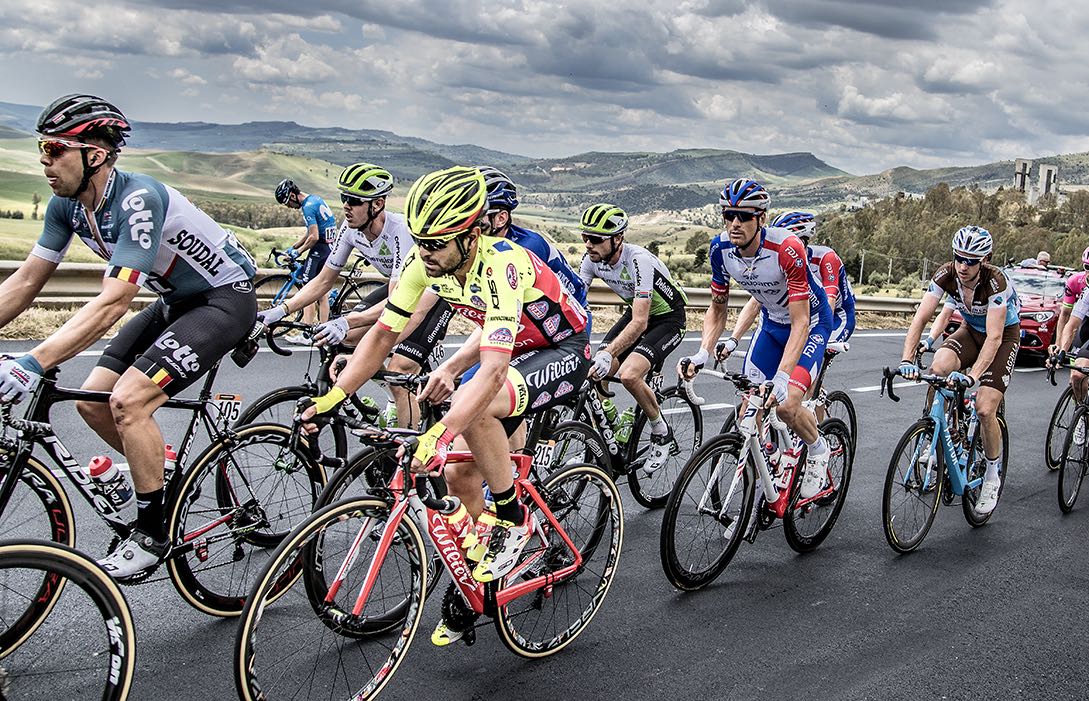 ViniZabuProTeam's tweet photo. #Giro101 Tappa dura e lungo trasferimento. Domani saremo saremo tutti con e per #Kuba
Hard stage and long transfer. Tomorrow we will be all for Kuba

#LoveMyWilier #EnjoYouRide #BrytonSport 

📸 @pocispix https://t.co/1Sbt4TzTbT