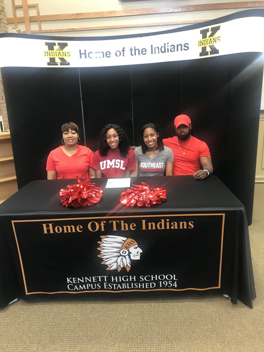 IndianAdvisor17's tweet photo. Huge congratulations for these four girls on signing to cheer at the collegiate level! Make Kennett proud! #UMSL #SEMO #stAte #KHSgoestocollege https://t.co/DhFn93F5LN