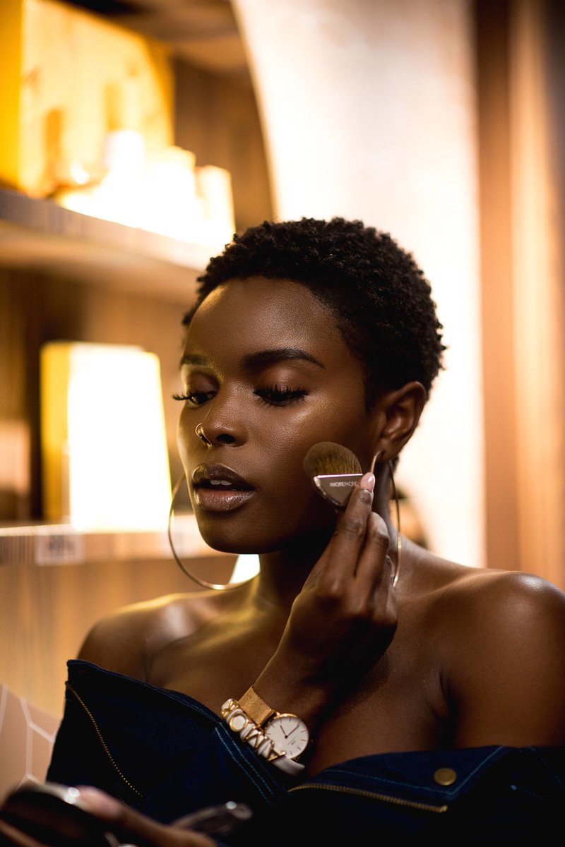 jennellegordon's tweet photo. Summer Glow Goals✨ w/ @avielleamor for @marieclairemag @AMOREPACIFIC_US 📷: me https://t.co/1qlsMiiGdi https://t.co/foKJCebK0q