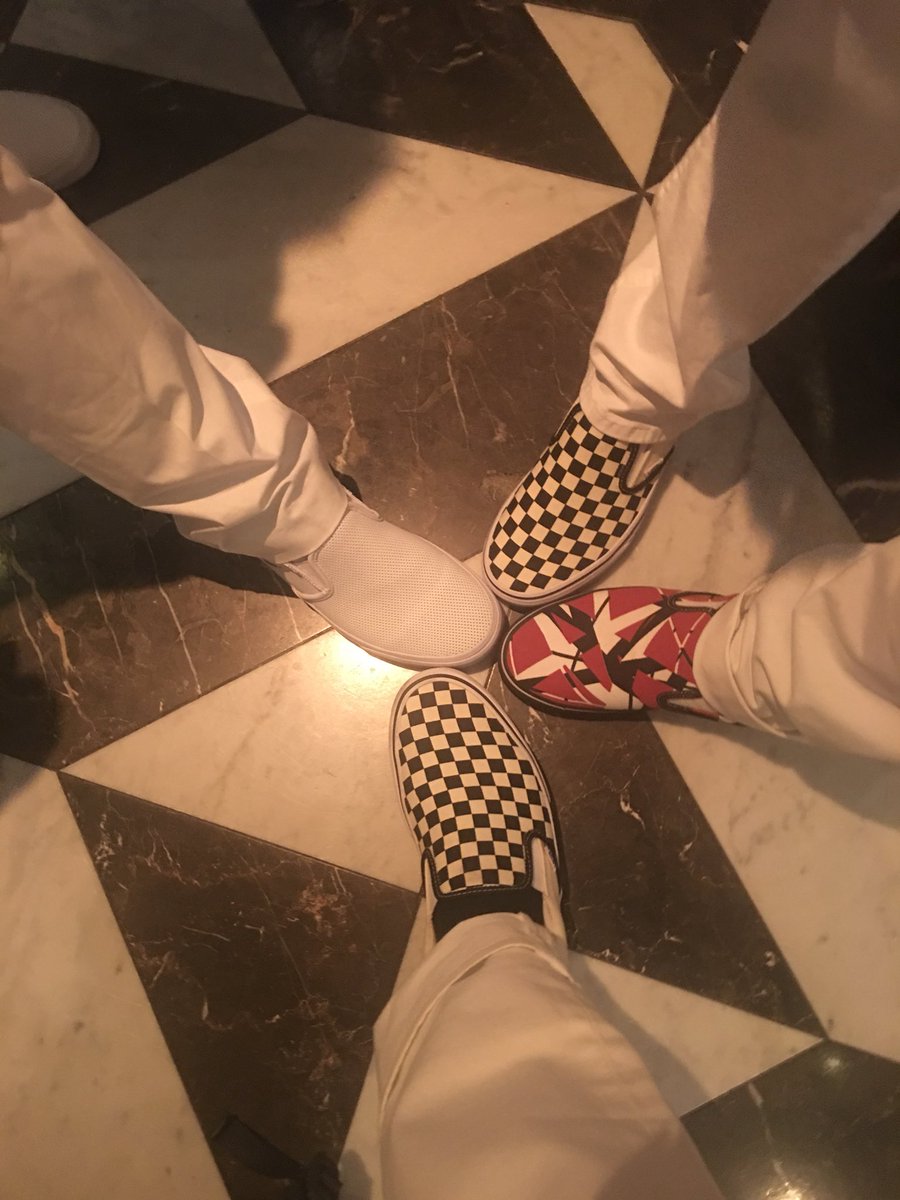 marktodonnell's tweet photo. By the power of gray skull! #ZBoot https://t.co/WOUJCxjLPP