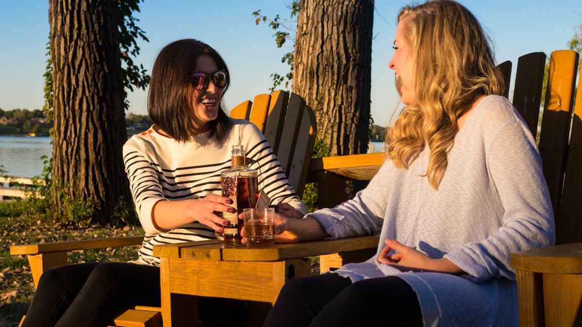 4RosesBourbon's tweet photo. Comfortable seating and a nice view make Bourbon taste twice as good.
Raise a glass to your Bourbon buddy. https://t.co/oFRmE22RiS