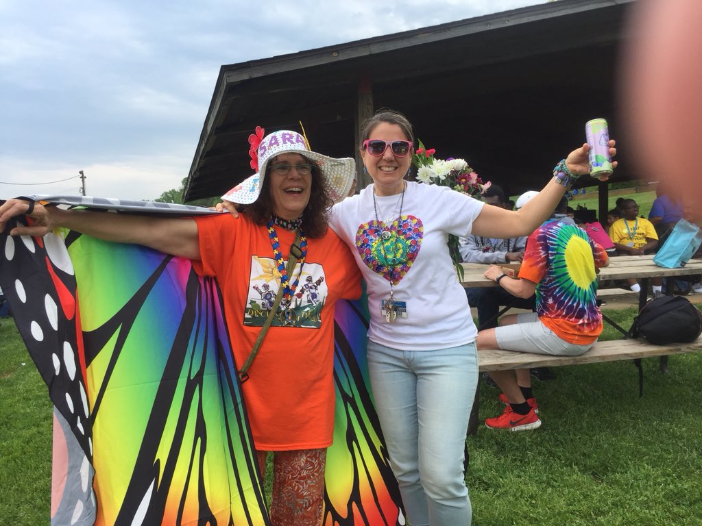 Today everyone was dancing with the sun at the amazing VSAF #possibilitopia @visualartsbcps <a href="/spes0310/">Summit Park ES</a> @jenpiet23