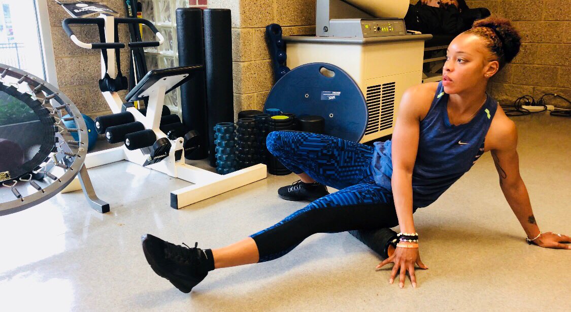ALEXISLL0VE's tweet photo. #heatedroller #heatedfoamroller #heatedmassageball MojiHeat #selfmassage #foamrolling #movebetter In a world full of Foam Rollers, I choose you! This heated roller is a game changer for muscle recovery especially after long days of training! It’s different from all the others! https://t.co/Sgd8DKyCkv