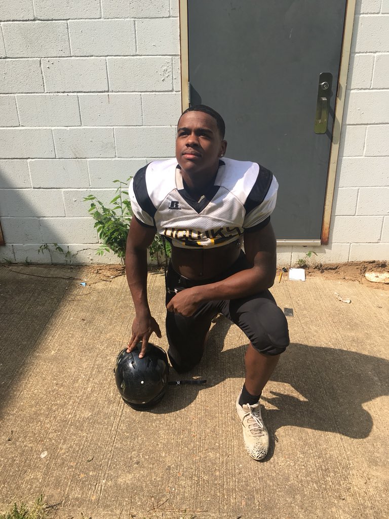 kiddsupermann's tweet photo. Ready for tomorrow’s springs game‼️🏈💯💍 back and im better!! ‼️#35 https://t.co/6EcCiT9qr2
