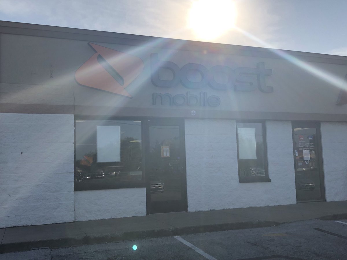 Boost Mobile makes the store, DCI makes the difference! Happy Talk in Bowling Green, KY.