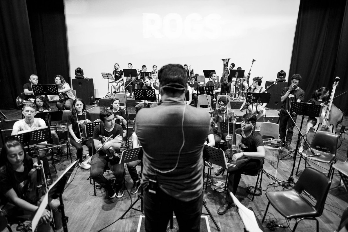 PasionyCorazon_'s tweet photo. #SoundCheck #RockALoPaisaFilarmonico 2018
@PasionyCorazon_ @FilarSantu
Director: @TottoVasquez
@TeatroPabloT https://t.co/xlFKfkxDio