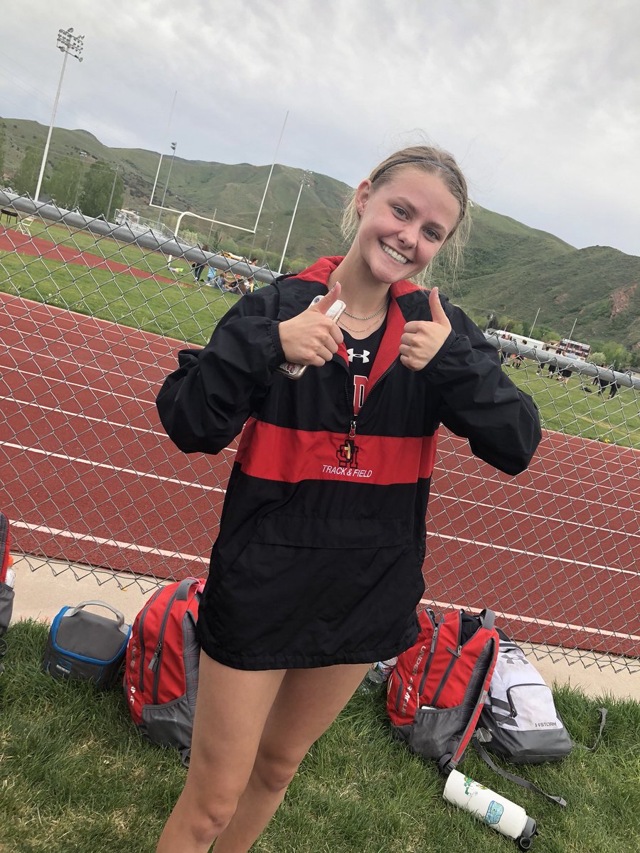 JudgeTrack's tweet photo. Congrats to Alli Ryan! She got 3rd in the 3200m and is going to state! #Region13Championships #JudgeTrack https://t.co/rpkjMHek0k