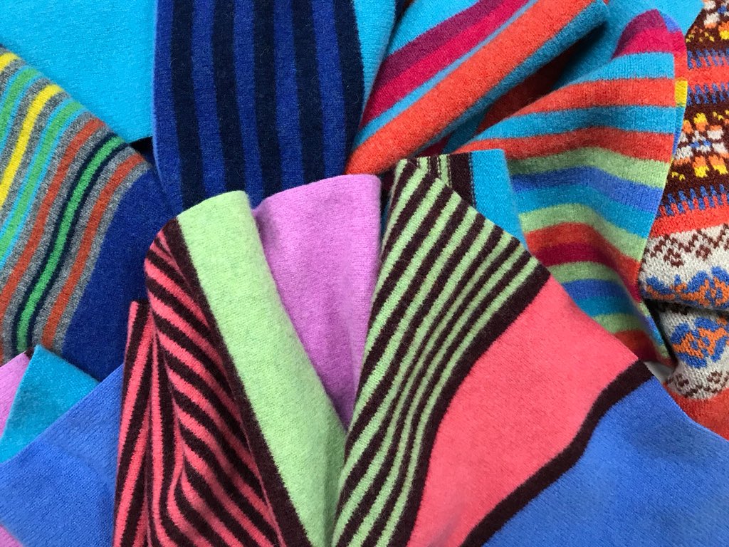 GreenGroveWeave's tweet photo. Would love to see you @GreenGroveWeave @PulseLondonShow stand L22 #olympia Sunday 13th till Tuesday 15th #merino #madeinscotland #colour #scarves #throws #hats #gloves #lovecolour #stripes https://t.co/amnTj3nIq6