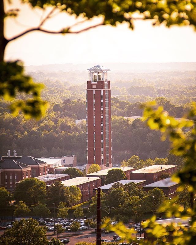 brappphoto's tweet photo. Liberty University, the school that never ceases to amaze! Sunsets also don’t disappoint! • It’s crazy that my Sophomore year of college is almost done!
-
-
-
-
#sonya7s
#sonyimages
#libertyuniversity
#experiencelu
#moodygrams
#artofvisuals
#depth… https://t.co/3fEa5r9VkA https://t.co/Xel9B9f81O