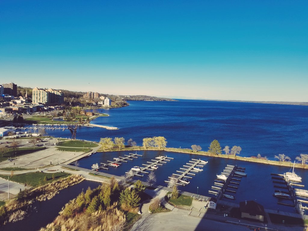 we_supportlocal's tweet photo. Beautiful night in #Barrie https://t.co/xQDznfNAjX