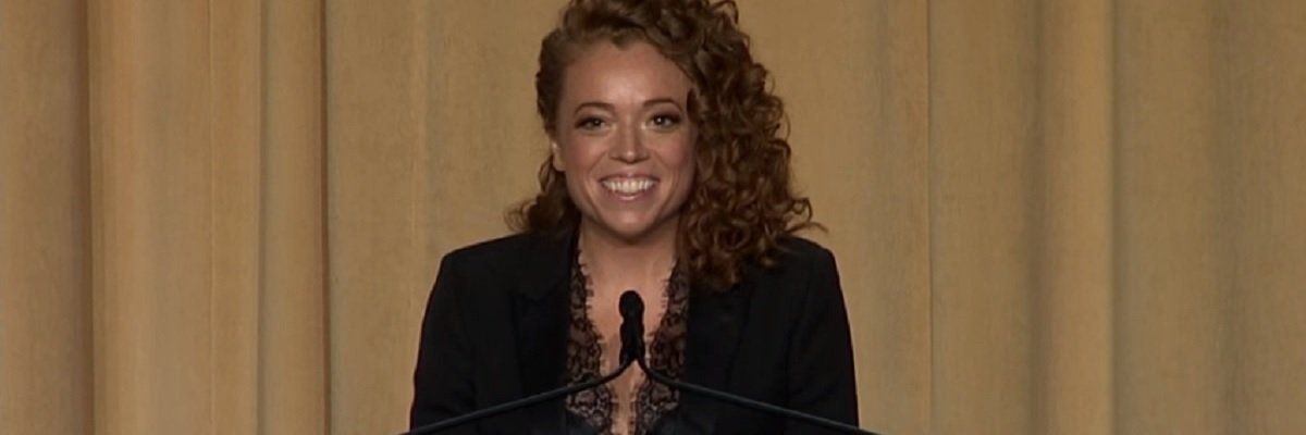 MuckRock's tweet photo. The #FCC has released 13 pages of complaints received regarding the 2018 #WhiteHouseCorrespondentsDinner, focused mainly on comedian Michelle Wolf’s uncensored comments https://t.co/FbycwApiPP #WHCD2018 https://t.co/fcKlWXaCTz