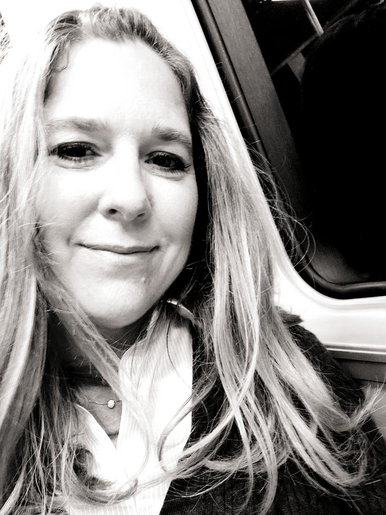 HeatherBest1115's tweet photo. Visited Hayward CA today... talking about #clearboarding #NoPlyZone . Riding the BART 🚃 back to SFO🛫. @SecureViewUSA is committed to our communities! 🏡 https://t.co/gxjYyhsRVc