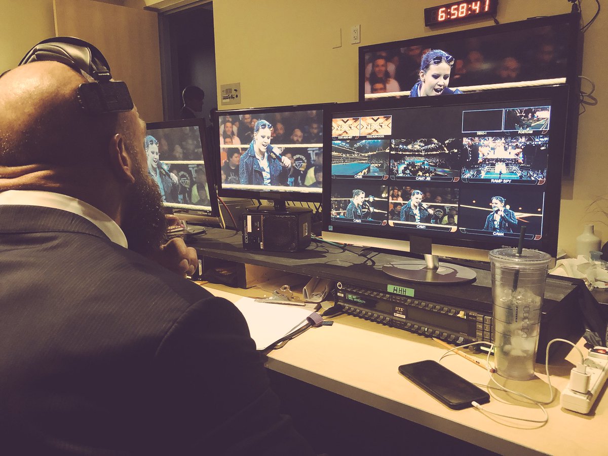 TripleH's tweet photo. Final @WWENXT TV tapings @FullSail before:
#NXTRoadTrips...
#NXTDownload...
#NXTParis...
#NXTAntwerp...
...and #NXTTakeOver: Chicago.
#WeAreNXT https://t.co/eTP7fg2IQO