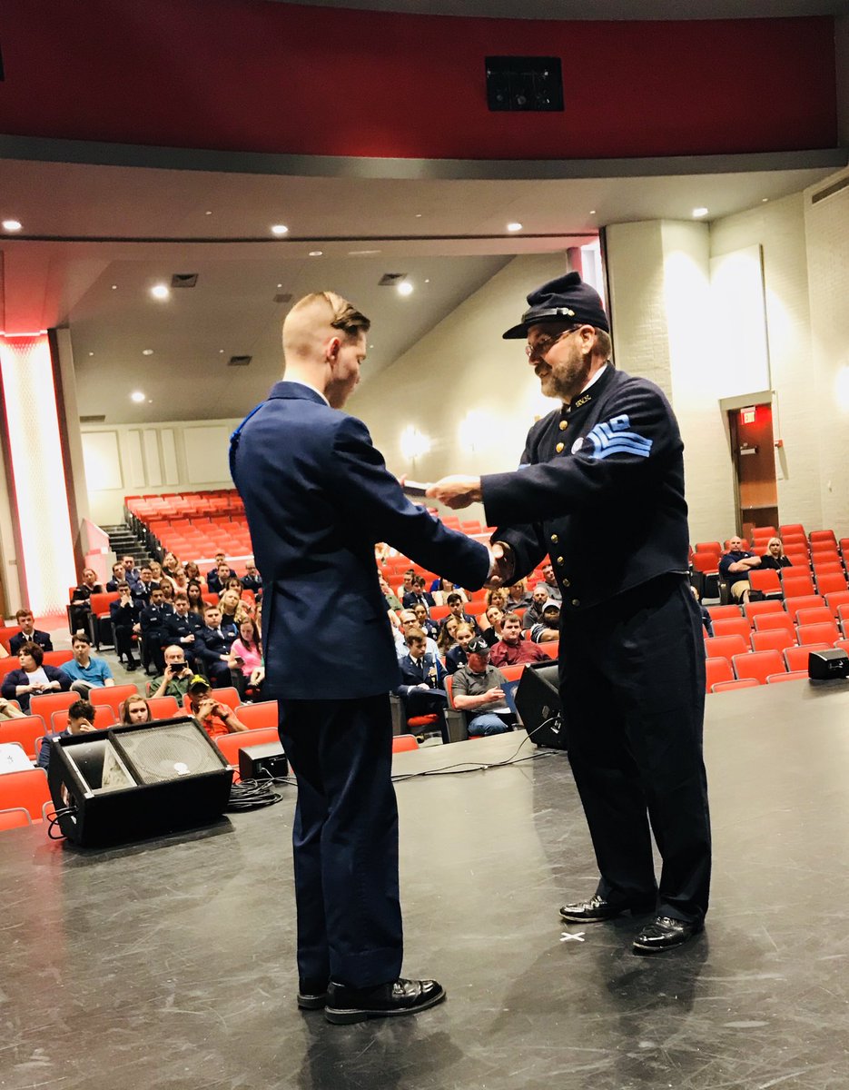 JulieStraight's tweet photo. So proud of our AFROTC cadets! #Awards #1JeffHigh #BeGreater @GCCSchools @TheHyphenNews @jeffhighpride @RedDevils_WJHI https://t.co/Xz8SRBpNWQ