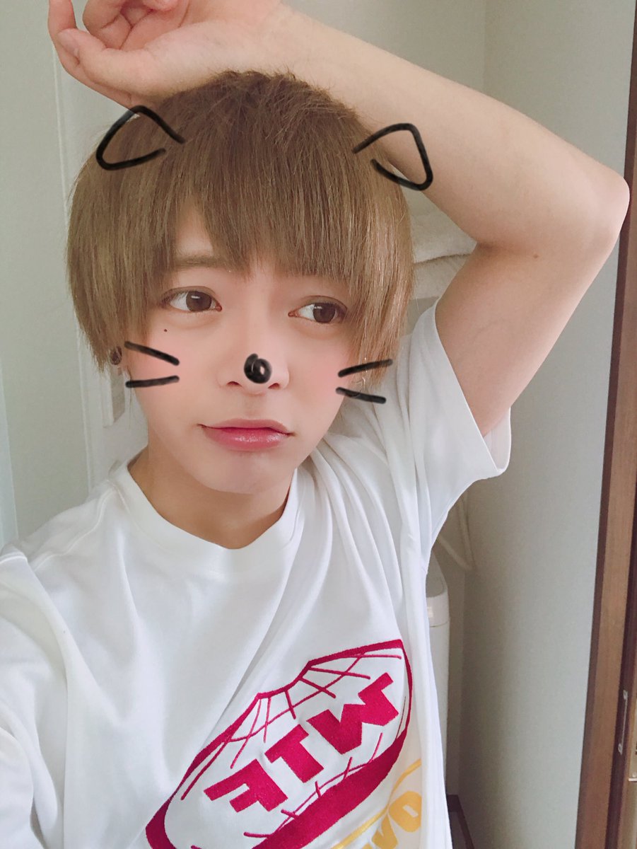 piipoxxx's tweet photo. 約1週間ぶりのメイク😝
なんか顔痩せたから盛れやん😞💭 https://t.co/5RImZpWovb