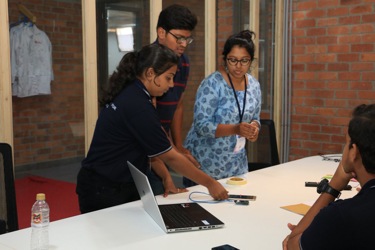 DFstartups's tweet photo. The event had come to an edge!
Participants are pitching their work on problem statements to the juries!
#Hackathon #sandboxstartups #startups #GoogleIS https://t.co/bE3TRnrDyq