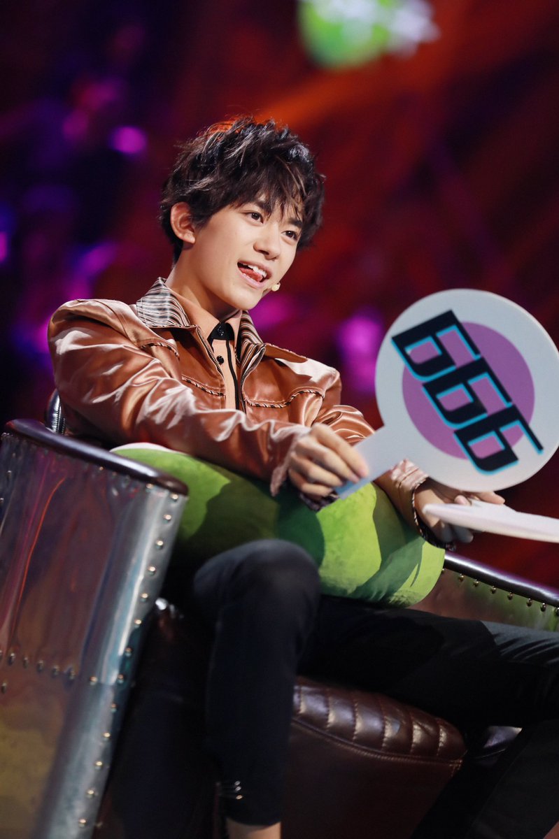 JacksonYee_YT's tweet photo. .#StreetDanceofChina grand ceremoney will be live Sunday 8 AM (PEK time)! Our street dancers will set the stage on fire~ Several street dance big stars will also assemble on stage to battle! Are you ready to enjoy this grand party with #JacksonYee ?
Cr. 易烊千玺JacksonYee工作室 https://t.co/LuZflUipl2