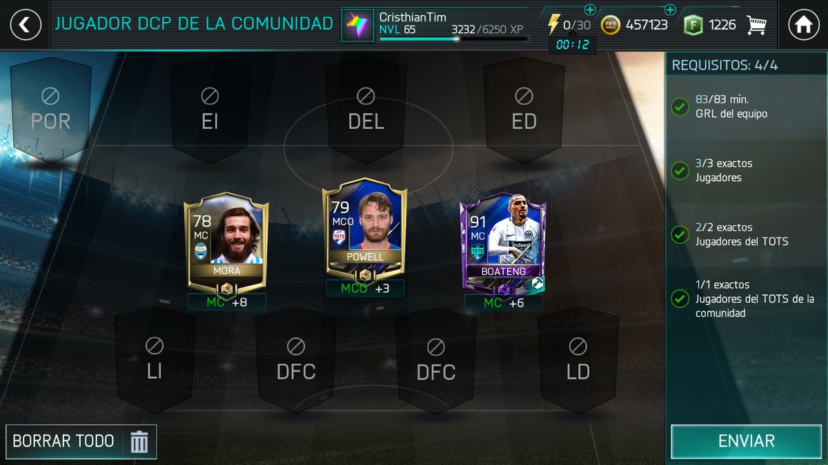 TeamPajasos's tweet photo. Why does this happen to me? 
@EAFIFAMOBILE @kingbitty @amt5791 @tomcaleffi https://t.co/KjeZjIX861
