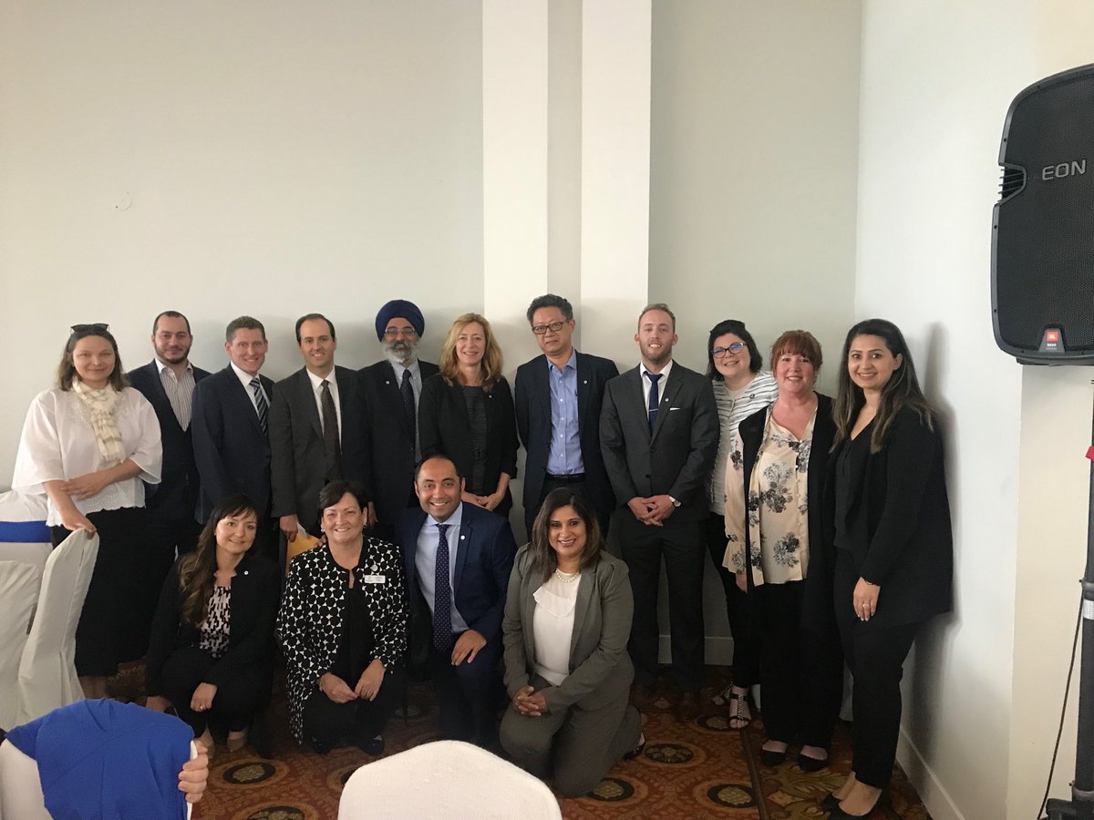pat_dejong's tweet photo. Great breakfast to support the Surrey Food Bank this morning. Great energy very early in the morning. #proudtoworkatbmo #sfb35 https://t.co/J1t3rnCBSE