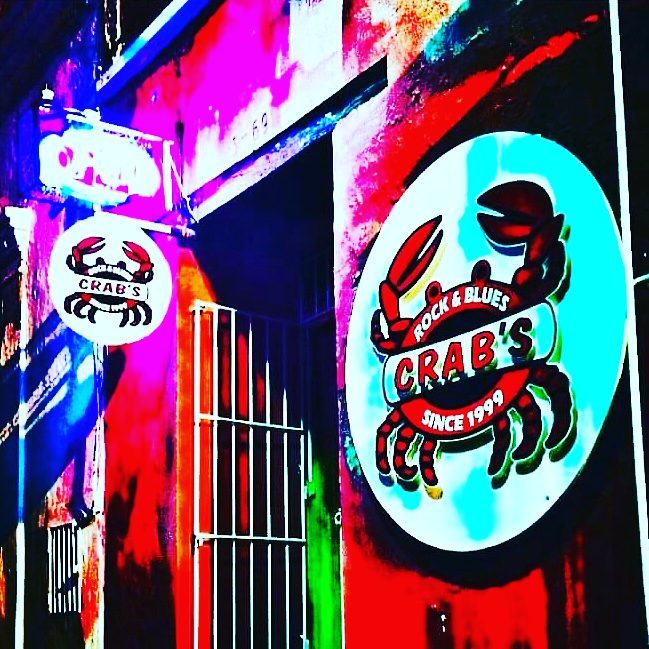 crabsbar's tweet photo. Cll 18 # 3-69 Centro Histórico #SantaMarta .
Deja que el cangrejo te dé la bienvenida a un mágico lugar lleno de amigos, buenas bebidas y la mejor música. #crabsbar #Rock #Arte #Blues #bestcocktails #Cervezas #MesadePool #Rooftop #retrovideos #Bar Abrimos a las 8pm https://t.co/Yb7TngW0Ad