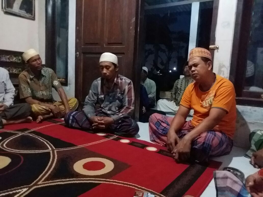 NgajiSedulur's tweet photo. Sedulur Ngaji
Desa Kalibuntu kec Kraksaan Probolinggo
Kabeh Sedulur Kabeh Makmur
#SedulurNgaji https://t.co/dm8UB5CmpK