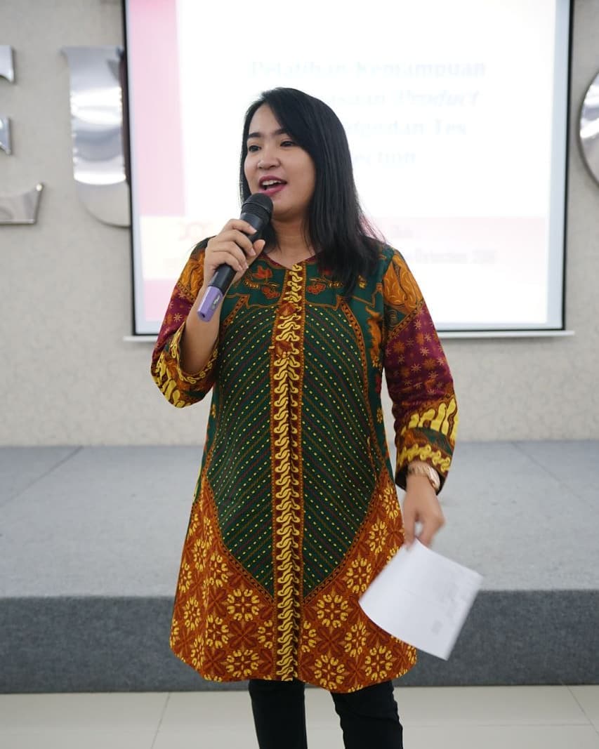 detection_yogya's tweet photo. Veronica Dian Pertiwi, M.Psi., Psikolog, salah satu psikolog Detection, sedang beraksi mengisi pelatihan staf admin Lembimjar Neutron Yogyakarta.

Plan your training with us :)
#training #seminars #selfdevelopment #karyawan #employee #future #psikolog https://t.co/1qNTFosGWX