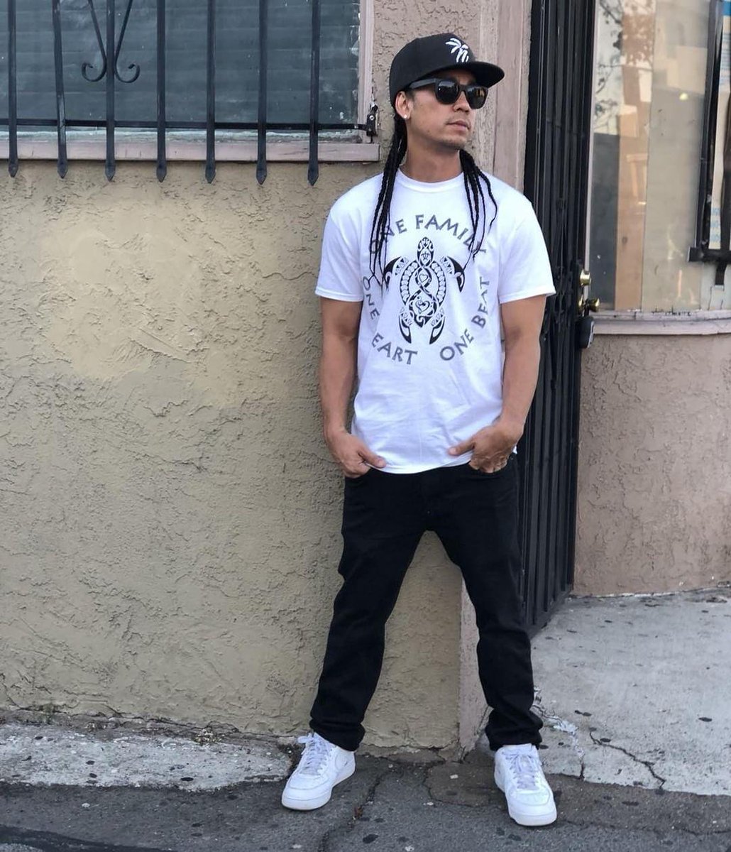 kekoatheartist's tweet photo. Rockin the @nezianclothing hat and tee...mahalo braddahz🤙🏽check em out @nezianclothing #CitySide #nezianclothing #airforceones #california #sandiego #newmusic #comingsoon #warrior #RootedMovement #polynesianunderground #music https://t.co/hvvO4BY4IU