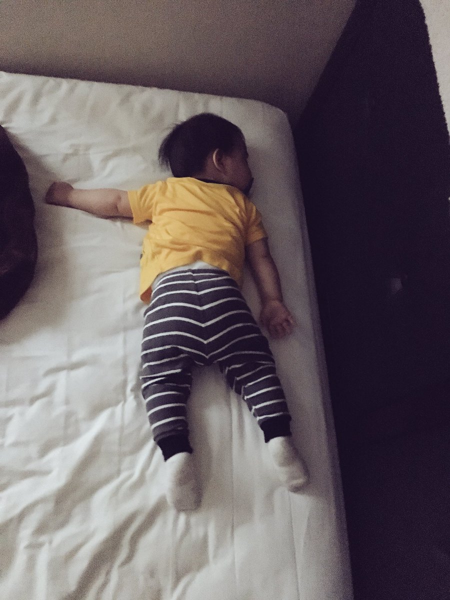 AdrianaJBravo's tweet photo. Here’s is a glimpse of what Tim and I deal with every night 🤦🏻♀️😂 #WildSleeper https://t.co/Vtj7jrRgbx