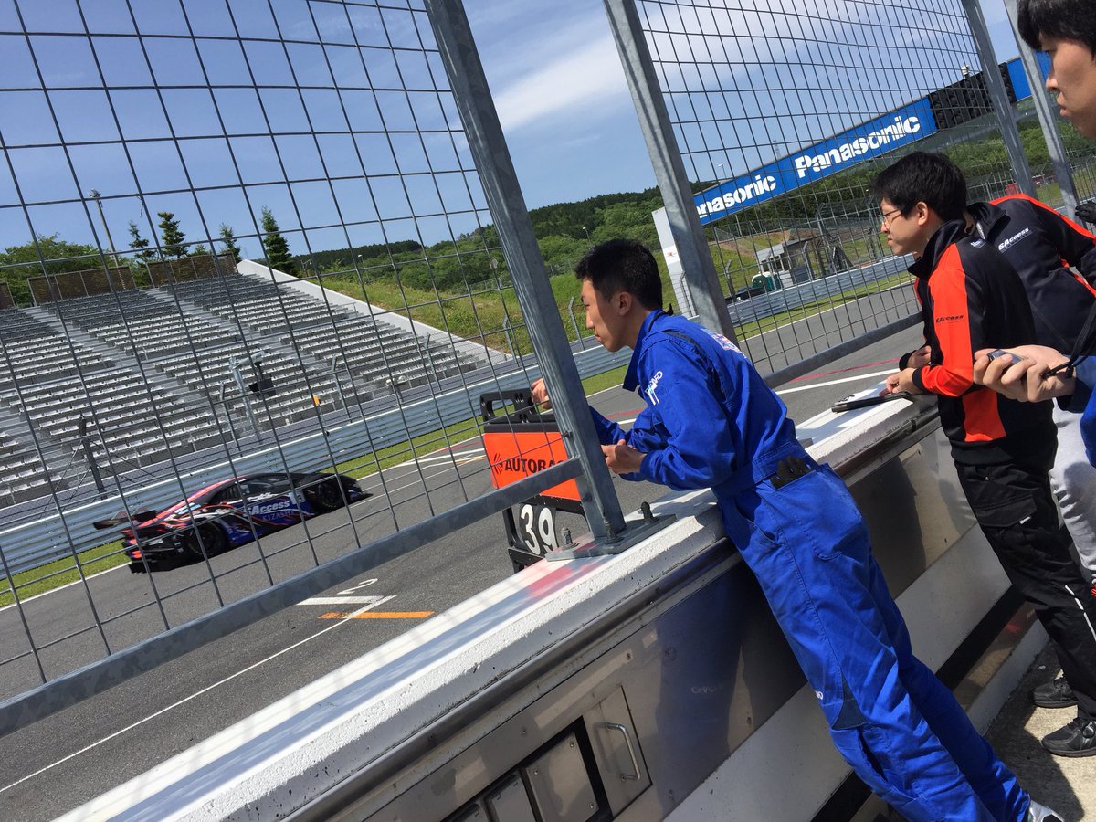 Twitter पर 東京工科自動車大学校 中野校 公式 スーパーカーレースのレース トレーニングプログラム中です 本日のフリー走行 280キロを超えたレース車両にサインボードをタイミング良く出せてマス 明日のレースが楽しみです スーパカーレース