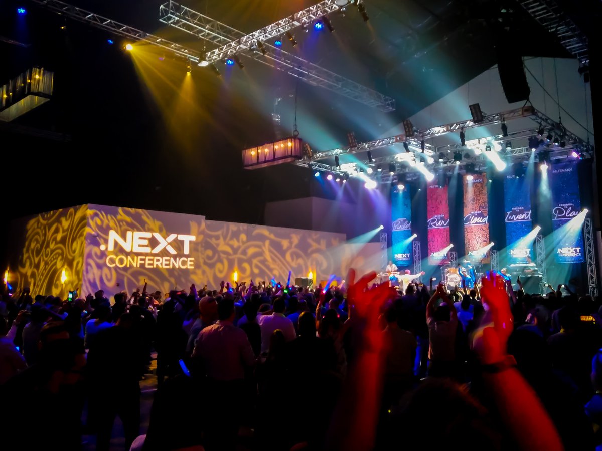 yzzzub's tweet photo. Even for a young fella it was pretty damn awesome to see #KoolandtheGang live at #Nutanix #NEXTconf! 🎷🎺🎵🔥 https://t.co/L3SaQXXeCw