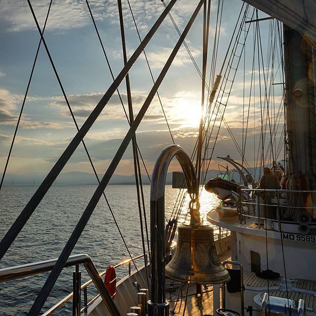 franz_neumeier's tweet photo. Guten Morgen aus Patras - Auslaufen mit der "Running on Waves" morgens in Richtung Ithaki. #runningonwaves #sailship #yacht https://t.co/Myb7GXa6FY https://t.co/q0tcSbjwdf