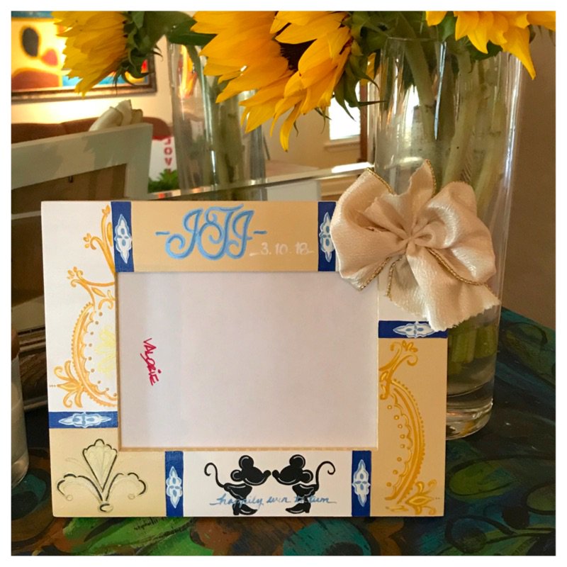 valorieoart's tweet image. our unique #handpainted #weddingframes will make them smile! order one for the most cherished #engagementgift or #weddinggift

#valorieoart #frames #weddingplanning #weddings #engagement #shesaidyes #ido #goingtothechapel @WeddingWire @theknot
ordering info valorie@bauercorp.com