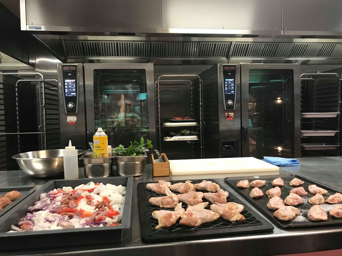 RATIONAL_AUS's tweet photo. Our recent Master Class at The Star, Sydney was a huge success. Showcasing Finishing®, ConnectedCooking and Asian cuisine.
Thanks to RATIONAL Chefs Leslie Chan & Don Gethings & Helen-Louise Fraser @comcater
#Asiancuisine #connectedcooking #weloveourhappycustomers #comcater https://t.co/sfKi09S88V