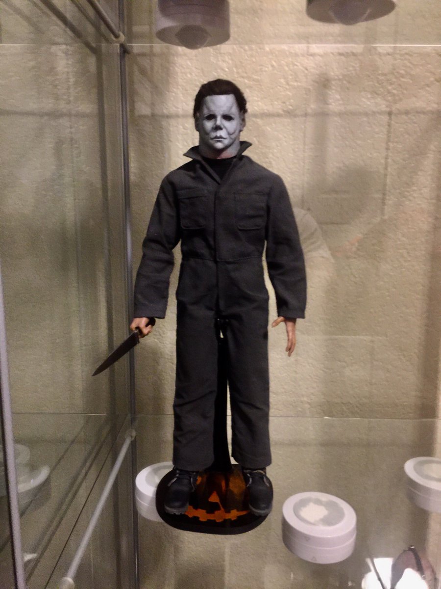 JordanRochon5's tweet photo. #Halloween #HalloweenMovie #halloween1978 #michaelmyers #theshape #NickCastle #sixthscale #customfigure #onescustoms #horror #horrormovies https://t.co/nTXXdj0DSa