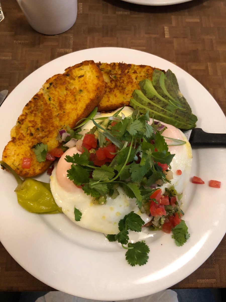 JoanneGreen14's tweet photo. @jamcafevictoria huevos rancheros delish as always today !!! #bestbreakkiejoint#greatservice#yumyum https://t.co/mBLaoKvMAX