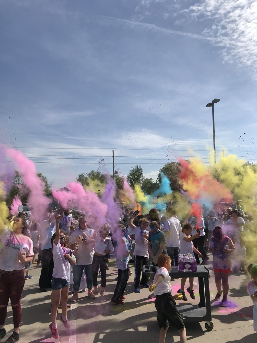 MsideSCCSD's tweet photo. Beautiful day to celebrate our 4th Annual Morningside Elementary Color-a-Thon! π¦
#MSideSTEM https://t.co/rovQNH2iHF