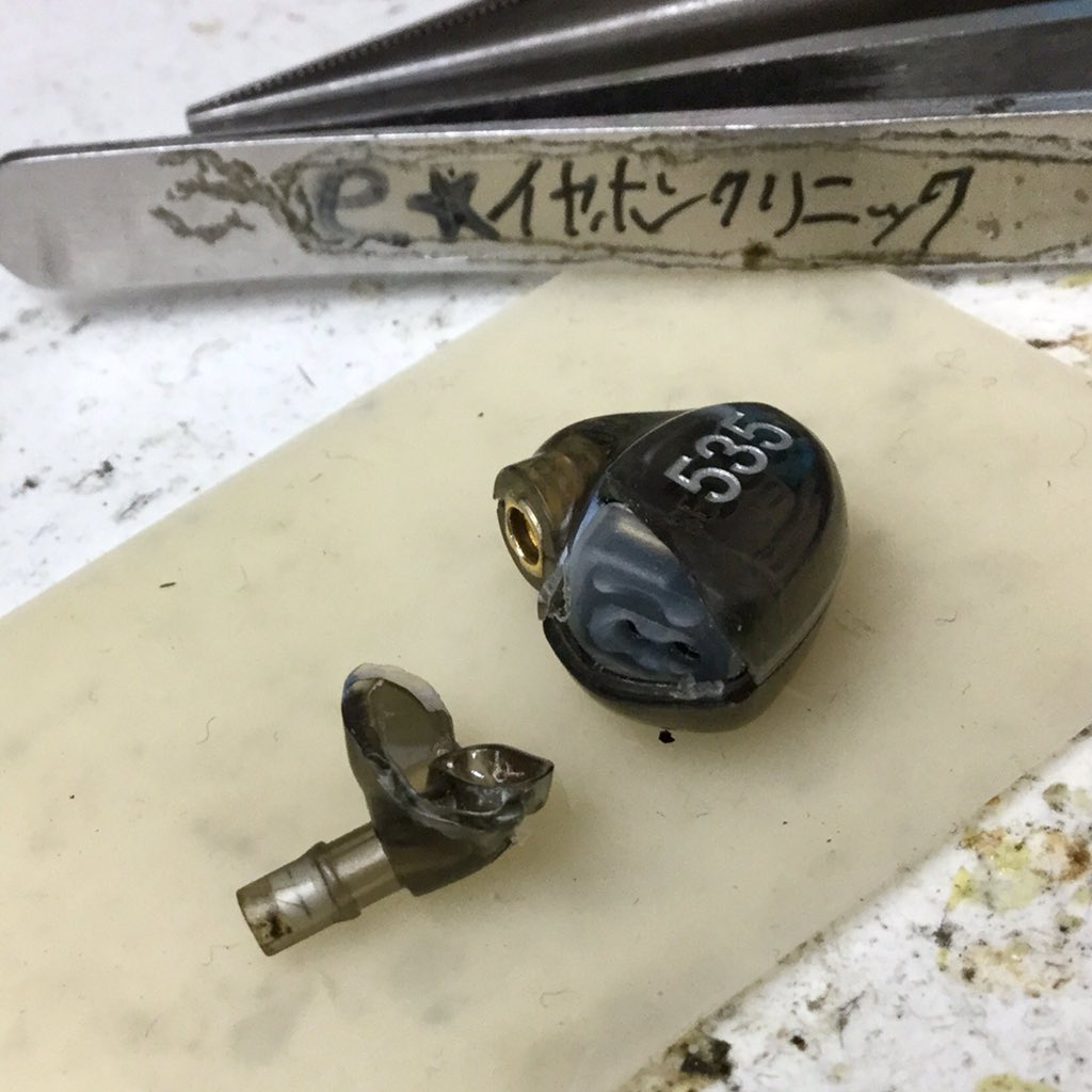 SHURE SE535 シェル破損修理承りました( ´ ▽ ` )ﾉ 不意な事故でシェル