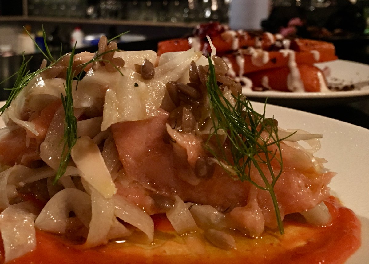 Especialidades: Smoked Salmon Salad! We challenge you to identify all of the elements and technics put in to it. #vamos #vamosmelbourne #yummy #foodie #aperitivo #glutenfreefood #coeliaclife #celiac #glutenfreelife #foodislife #sogood #gastroart