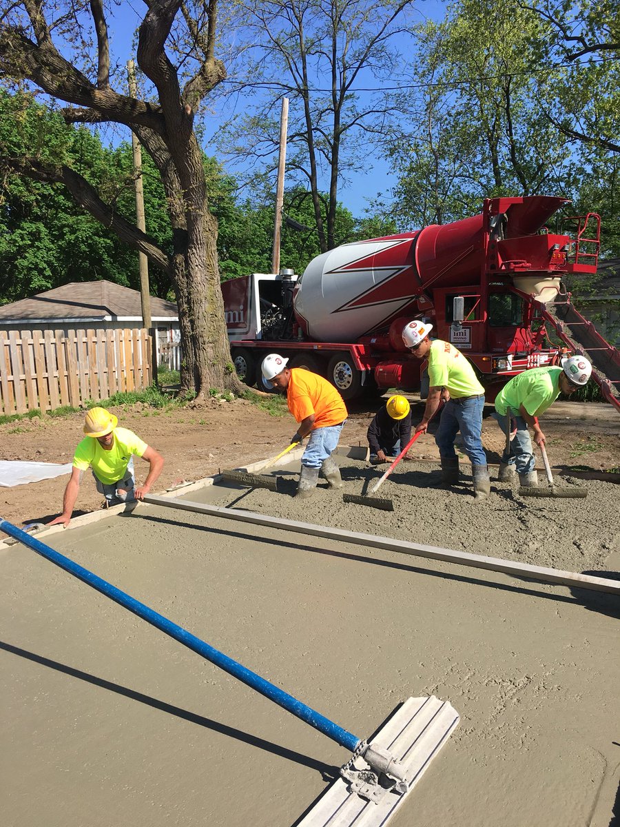 DarrenOpcmia's tweet photo. opcmiaintl : RT local692jatc: #Opcmia #Local692 2nd year #Apprenticeship pouring a garage floor for #Habitatforhumanity Lafayette Indiana https://t.co/HULuekNC8L https://t.co/n0xeURinZ6
