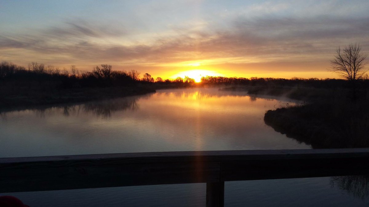 baxter5's tweet photo. Who loves this view? It can be yours if you become a camp counselor for @KSGirlScouts . Fun required. 👓🎒🐛#nogrumpy https://t.co/W6RHNSS5us