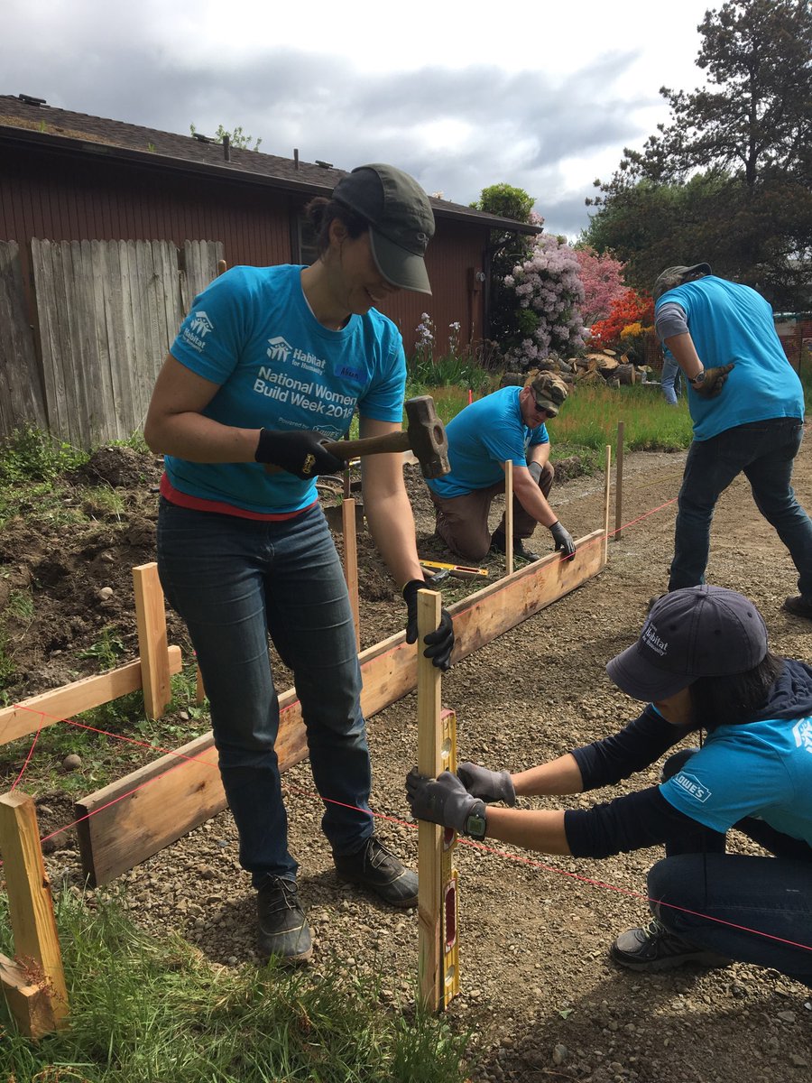 BentonHabitat's tweet photo. Benton Habitat for Humanity's Women Build 2018 got off to a great start today! The program invites women to devote at least one day to help families build strength, stability and independence through housing. Thanks to everybody who came out to volunteer today!! https://t.co/4f5EzAZPQs