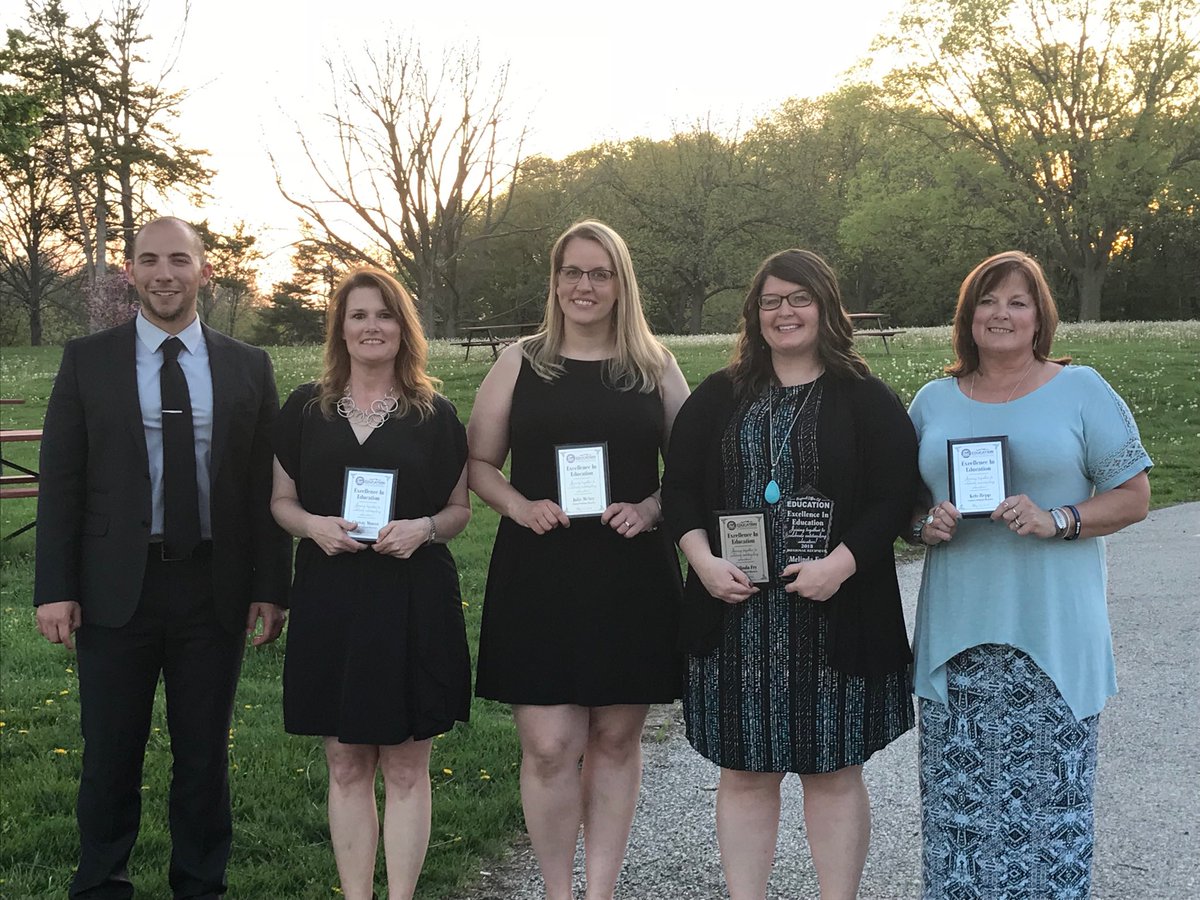 jwhitsitt's tweet photo. Repping the 304 at the ROE33 Excellence in Education Banquet. Award winners for being great for kids! #BeUnited #ROE33 https://t.co/oSev1wqHQ8